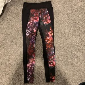 LIMITED EDITION LULULEMON FLORAL LEGGINGS